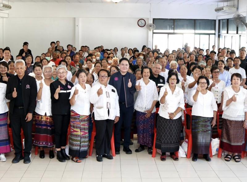 รมว.พม. ลงพื้นที่จ�