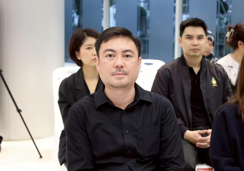 นางเตือนใจ คงสมบั�