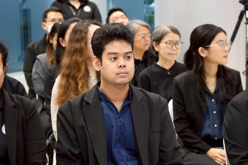 นางเตือนใจ คงสมบั�