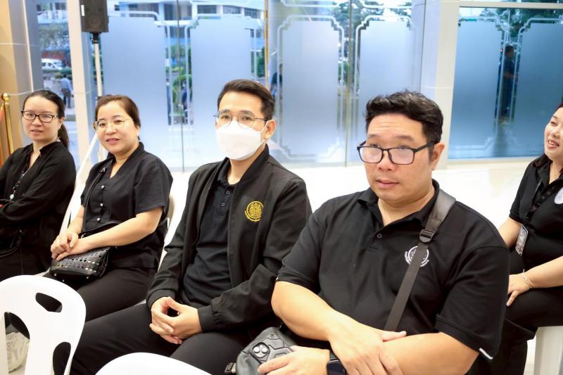 นางเตือนใจ คงสมบั�