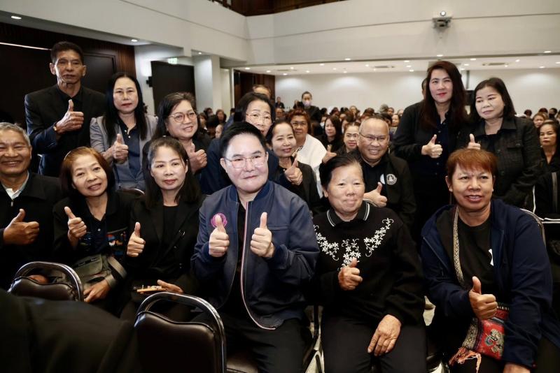 รมว.พม. ลงพื้นที่จ�