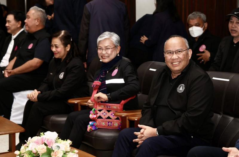 รมว.พม. ลงพื้นที่จ�