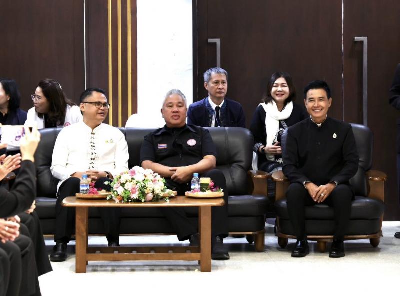 รมว.พม. ลงพื้นที่จ�