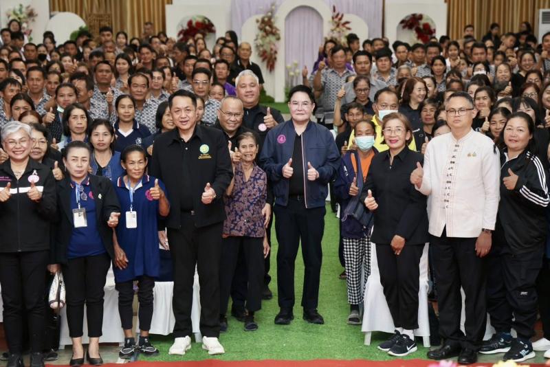 รมว.พม. ลงพื้นที่จ�