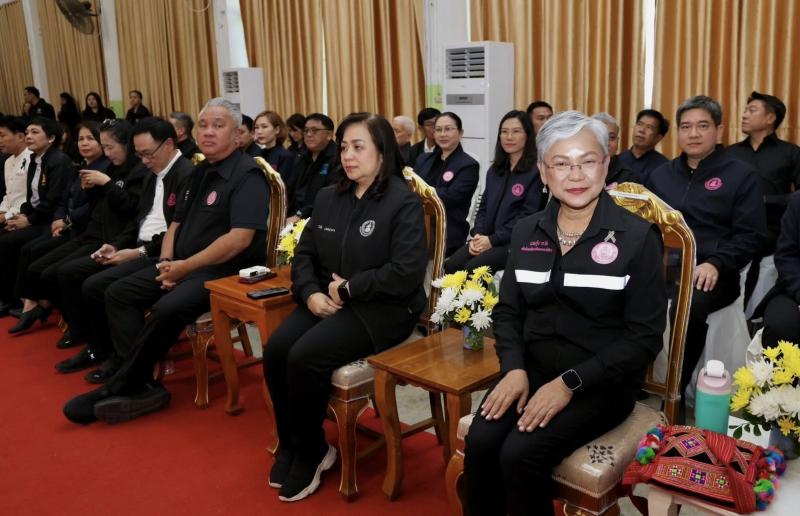 รมว.พม. ลงพื้นที่จ�