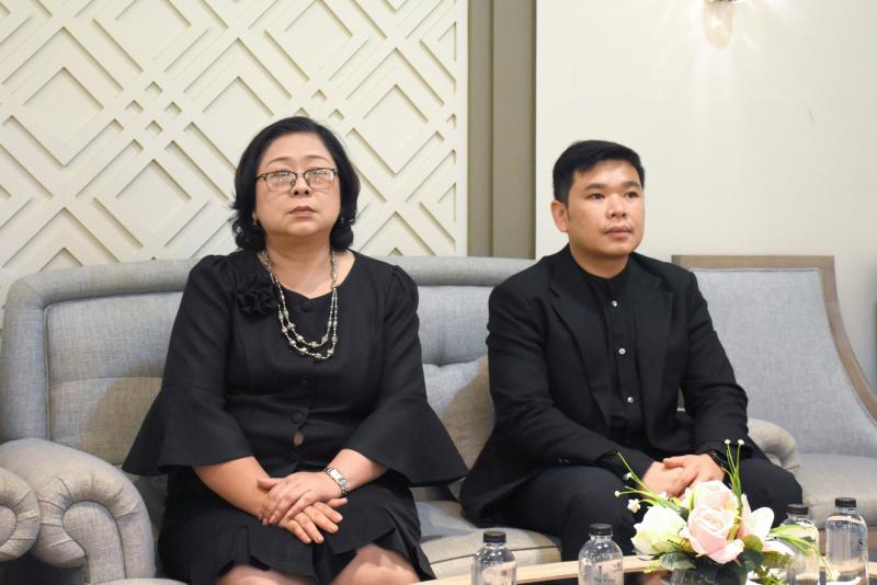 นางเตือนใจ คงสมบั�
