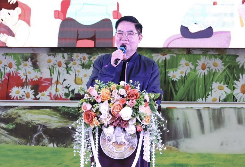 รมว.พม. ลงพื้นที่จ�