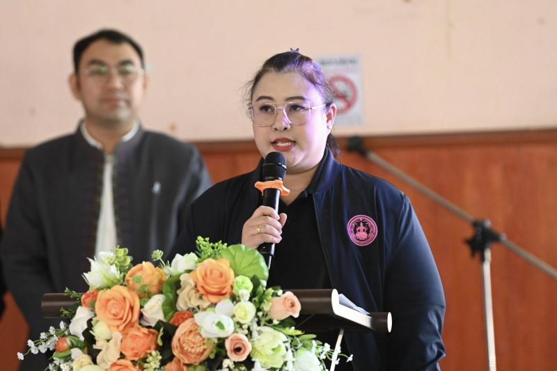 รมว.พม. ลงพื้นที่จ�