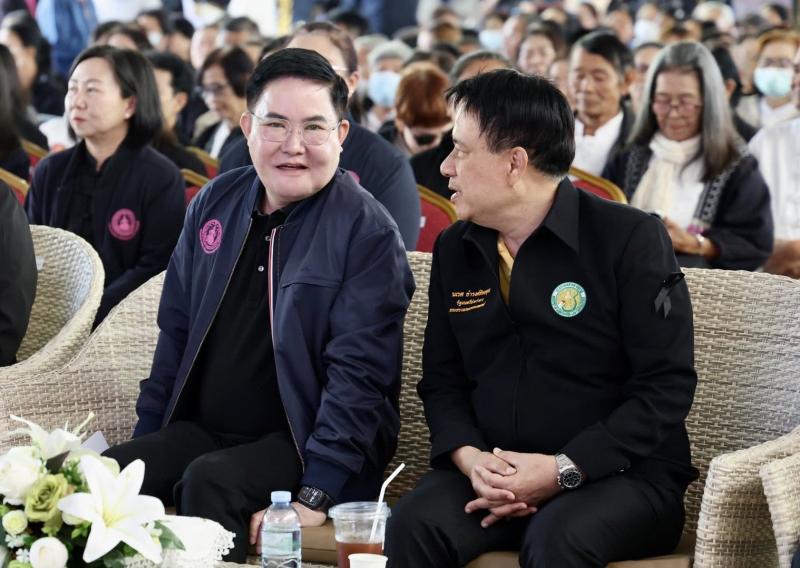 รมว.พม. ลงพื้นที่จ�