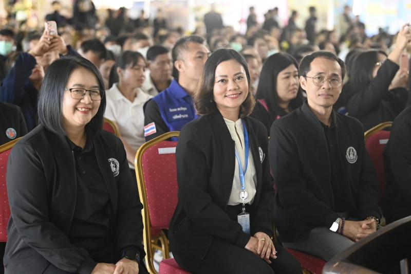 รมว.พม. ลงพื้นที่จ�