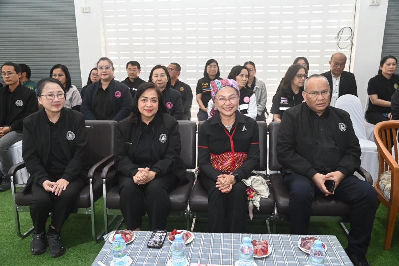 รมว.พม. ลงพื้นที่จ�