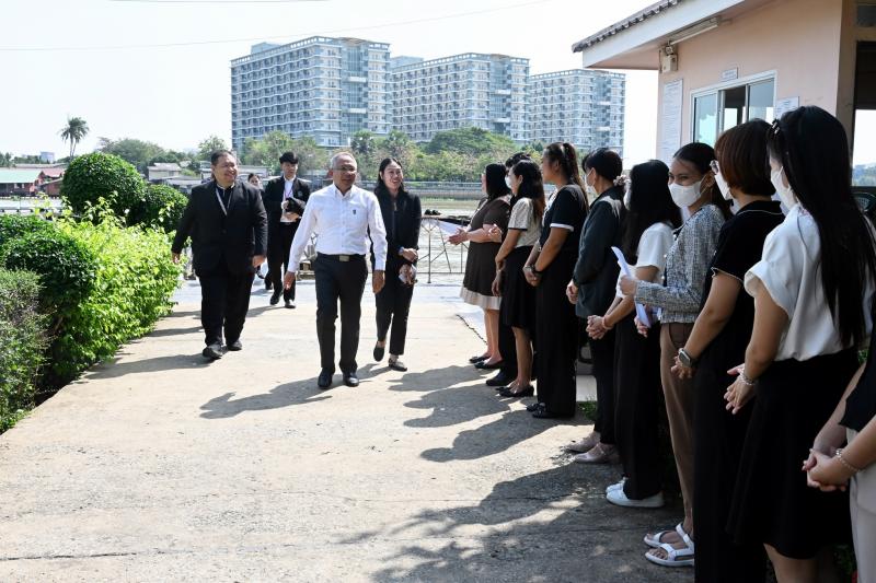 ปลัด พม. พร้อมด้วย �