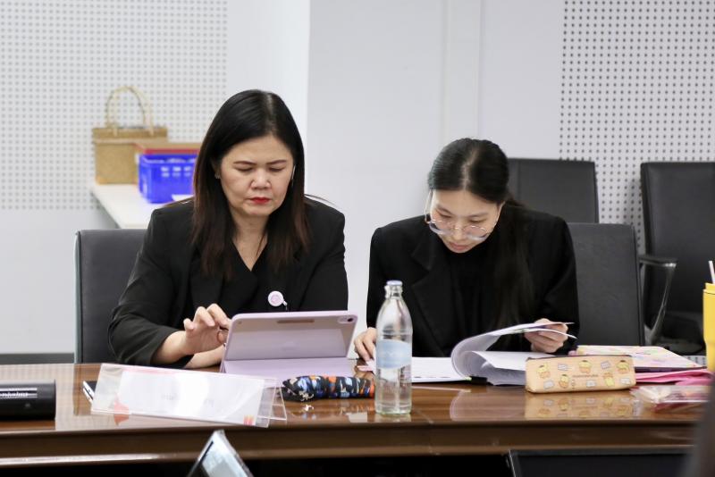 นางศิริลักษณ์ มีม�