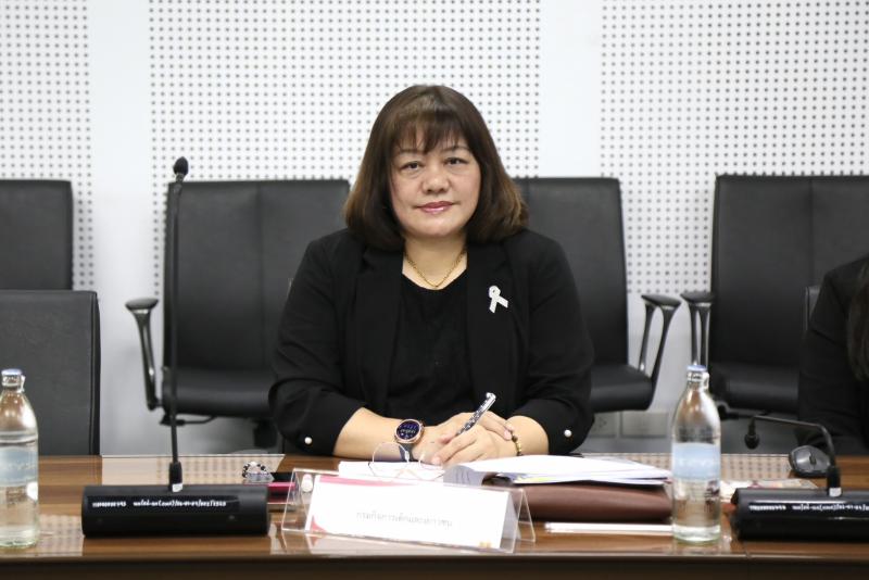 นางศิริลักษณ์ มีม�