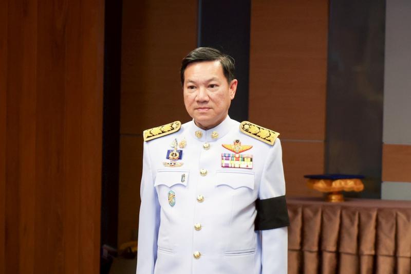 นางเตือนใจ คงสมบั�