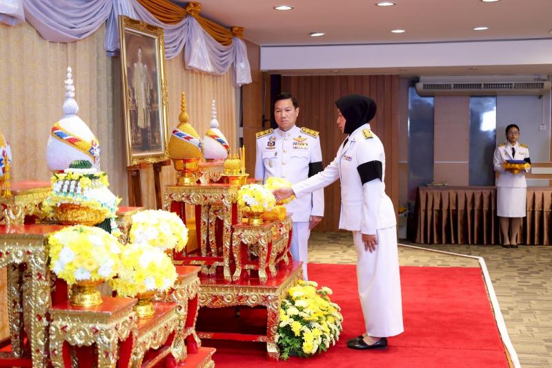 นางเตือนใจ คงสมบั�