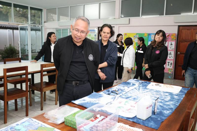 ปลัด พม. ลงพื้นที่�