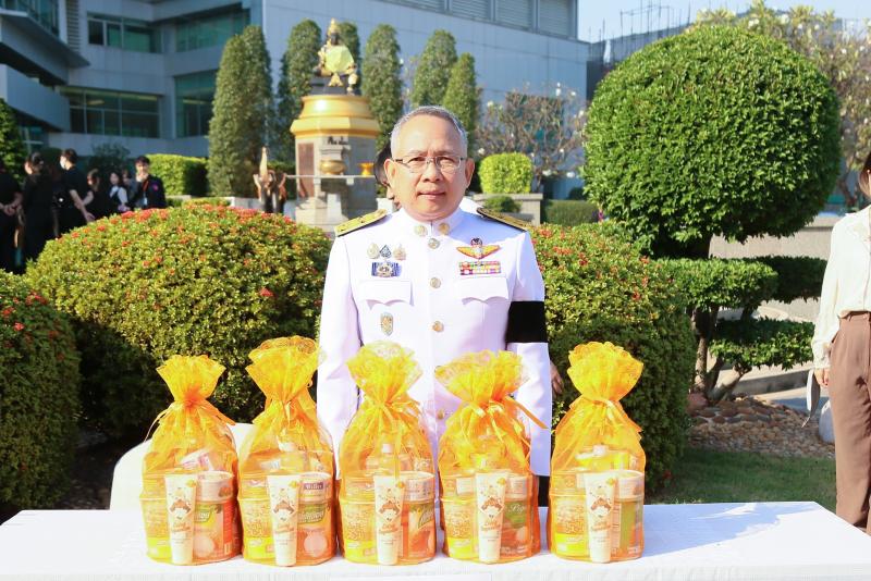 ปลัด พม. พร้อมด้วย�
