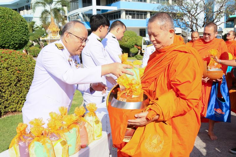 ปลัด พม. พร้อมด้วย�