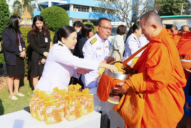 ปลัด พม. พร้อมด้วย�