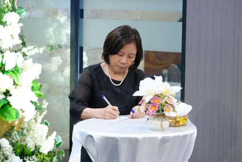 นางสาวสุนีย์ ศรีส�