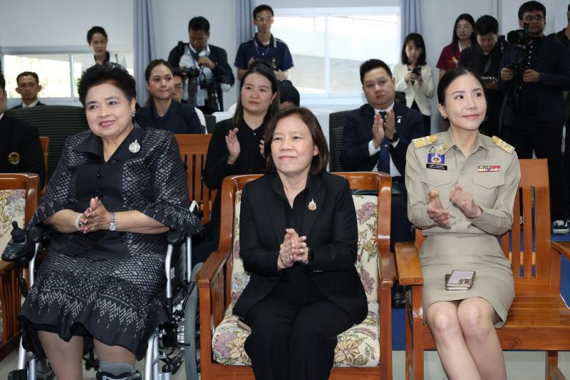 นางสาวสุนีย์ ศรีส�