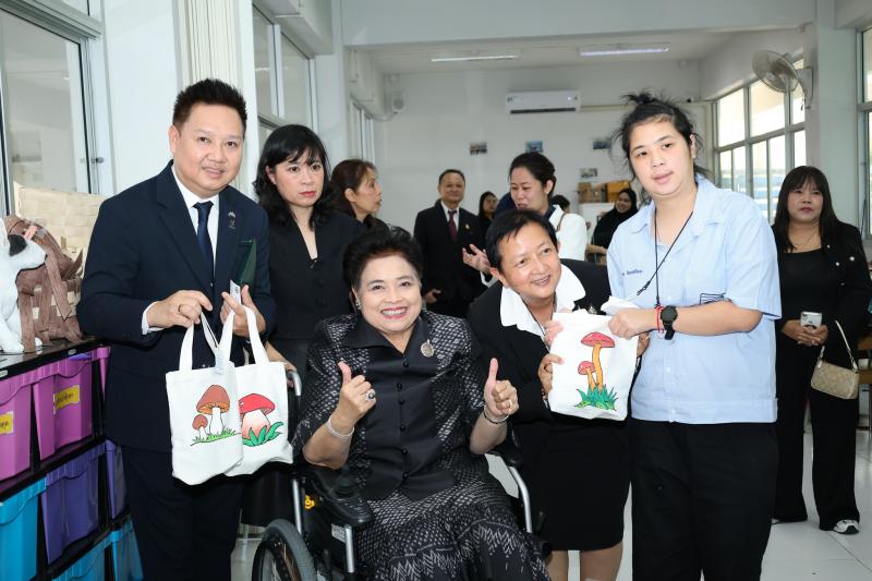 นางสาวสุนีย์ ศรีส�