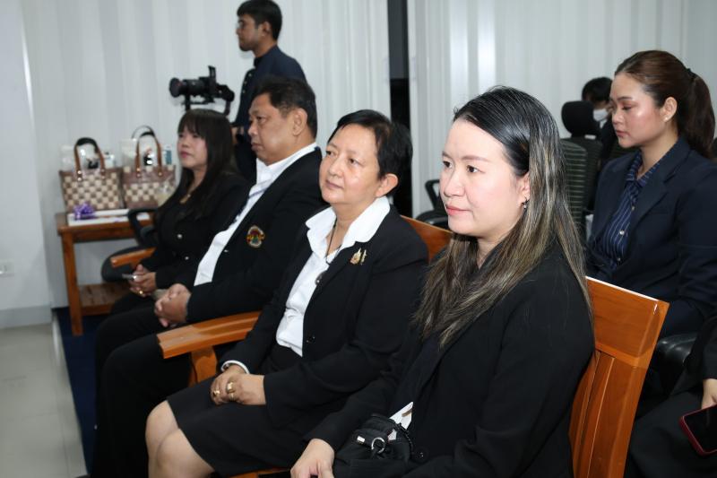 นางสาวสุนีย์ ศรีส�