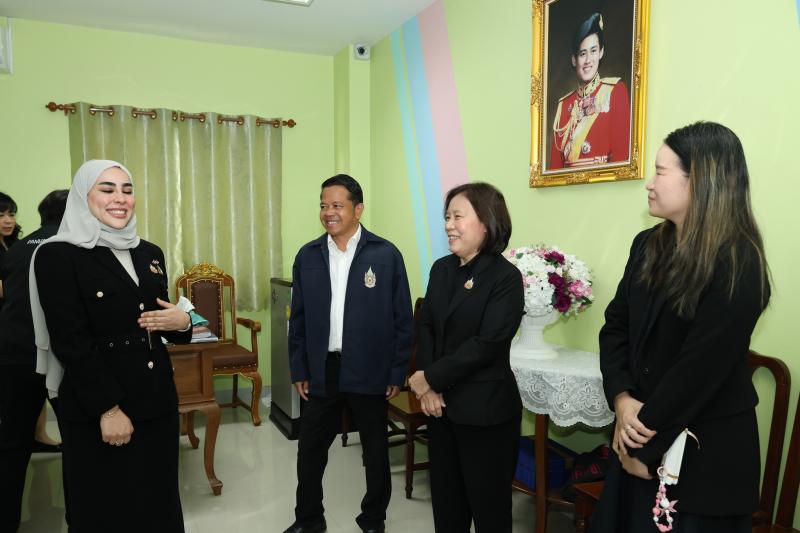 นางสาวสุนีย์ ศรีส�