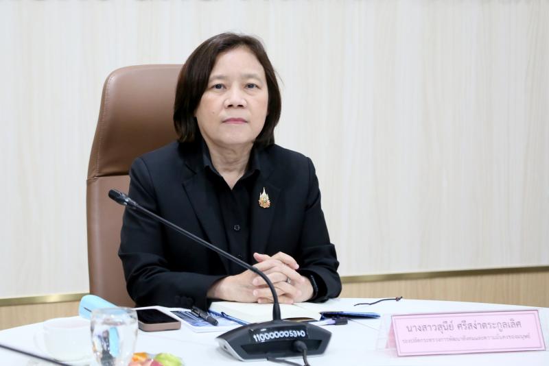 นางสาวสุนีย์ ศรีส�