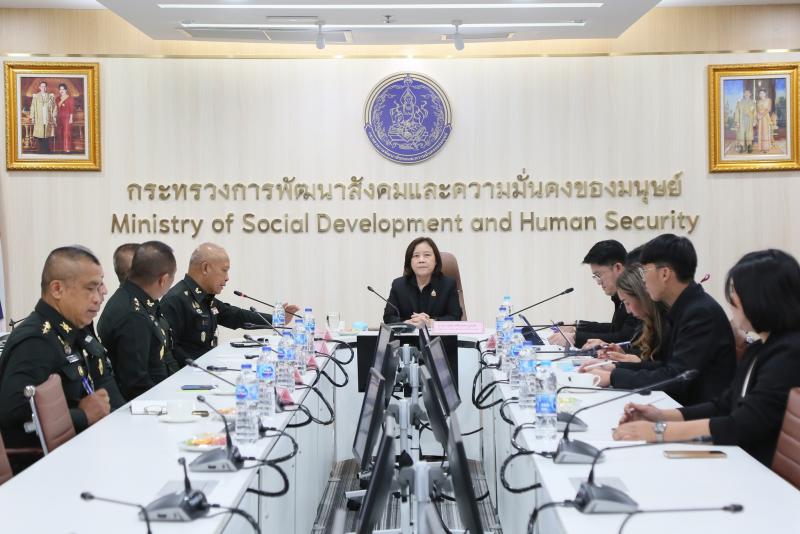 นางสาวสุนีย์ ศรีส�