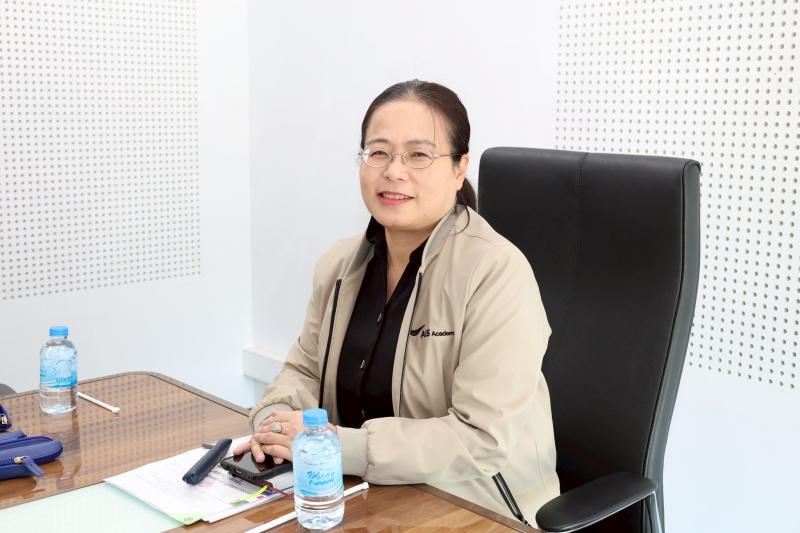 นางเตือนใจ คงสมบั�