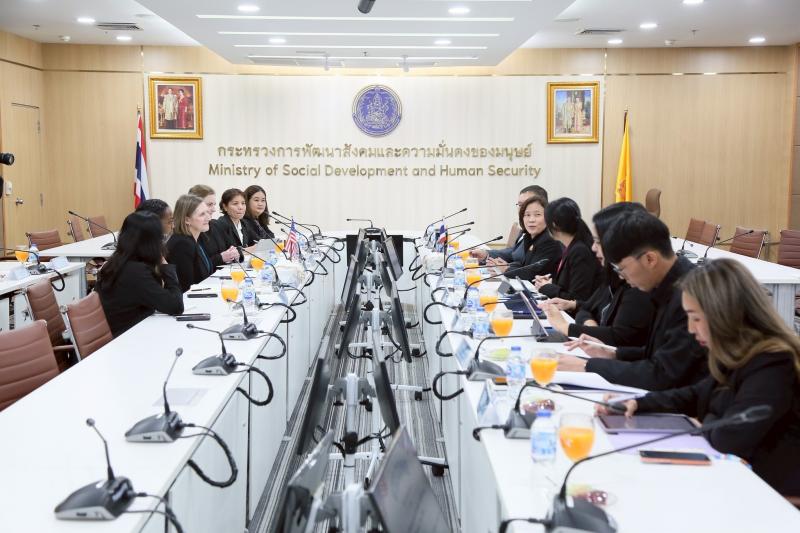 นางสาวสุนีย์ ศรีส�