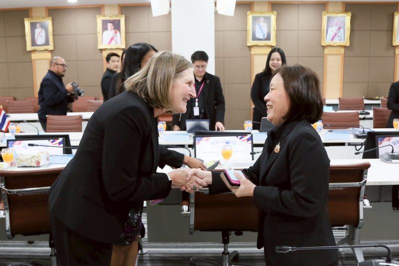 นางสาวสุนีย์ ศรีส�