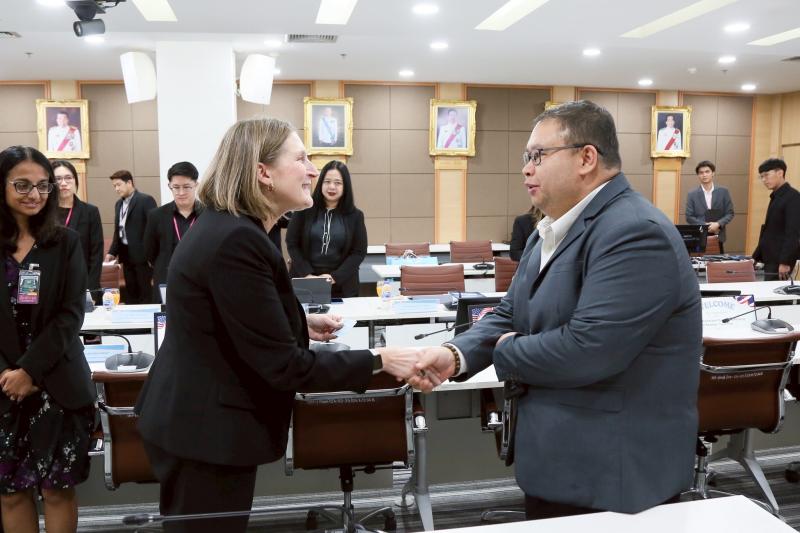 นางสาวสุนีย์ ศรีส�
