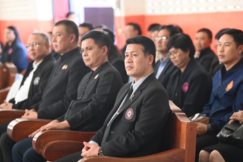 รมว.พม. ลงพื้นที่จ�