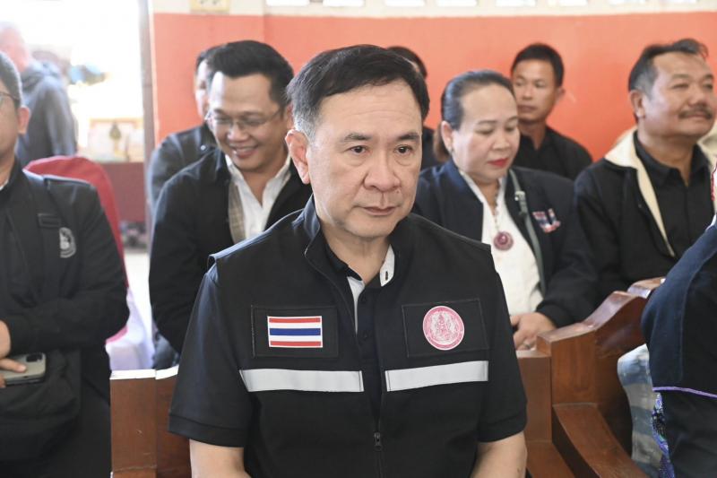 รมว.พม. ลงพื้นที่จ�