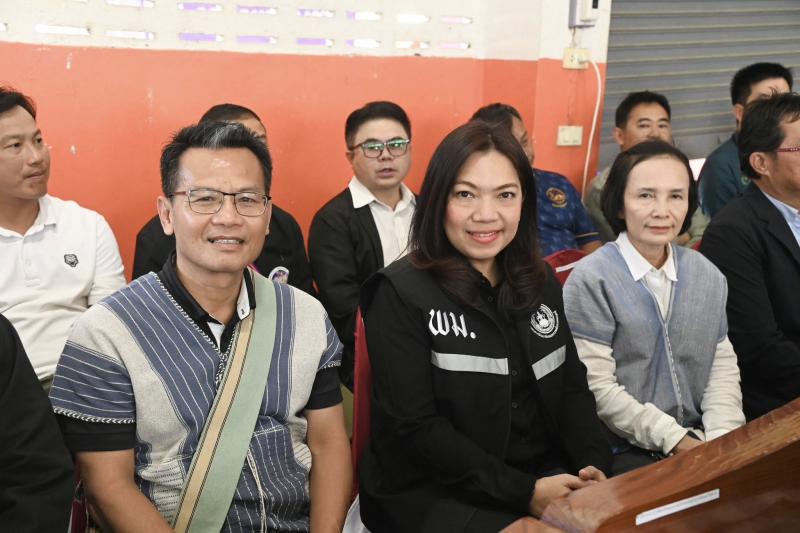 รมว.พม. ลงพื้นที่จ�