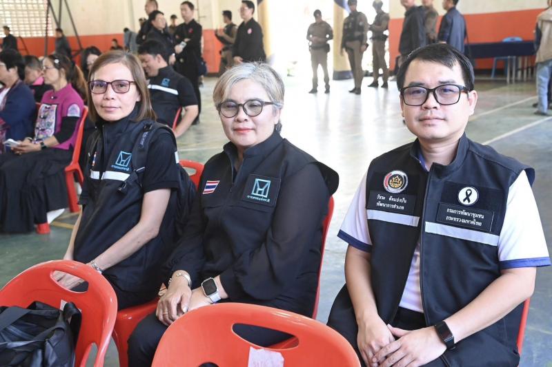 รมว.พม. ลงพื้นที่จ�
