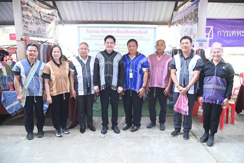 รมว.พม. ลงพื้นที่จ�