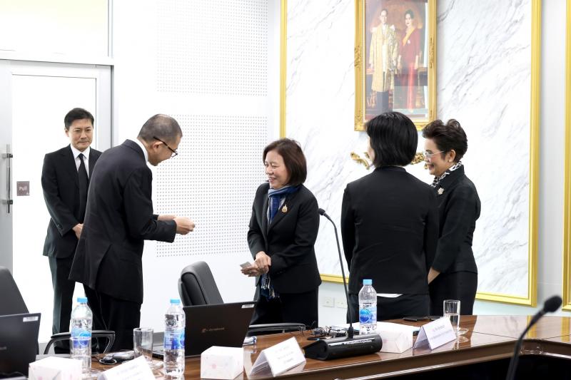 นางสาวสุนีย์ ศรีส�