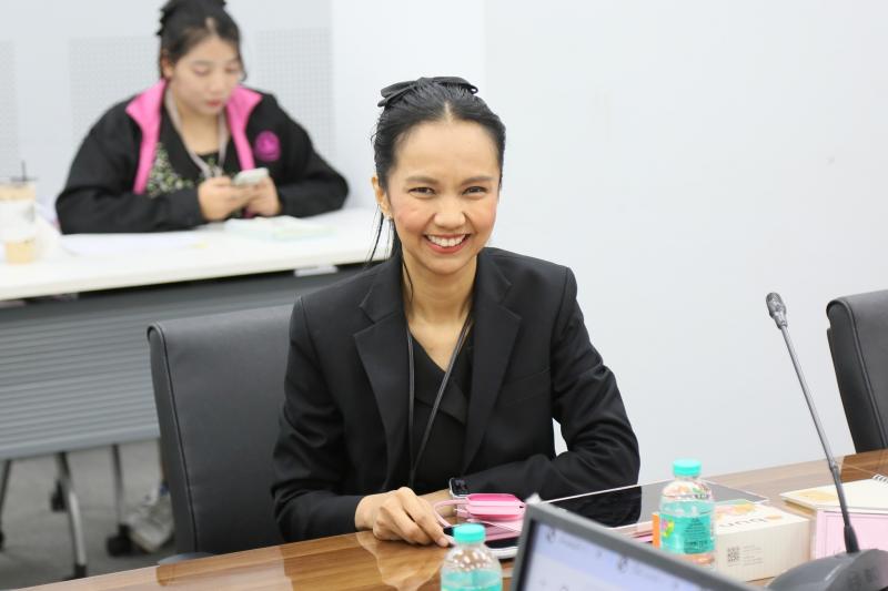 นางสาวสุนีย์ ศรีส�