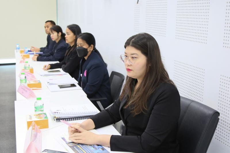 นางสาวสุนีย์ ศรีส�