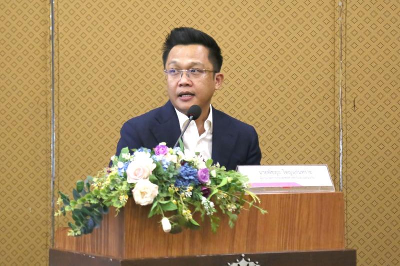 ปลัด พม. เป็นประธา�