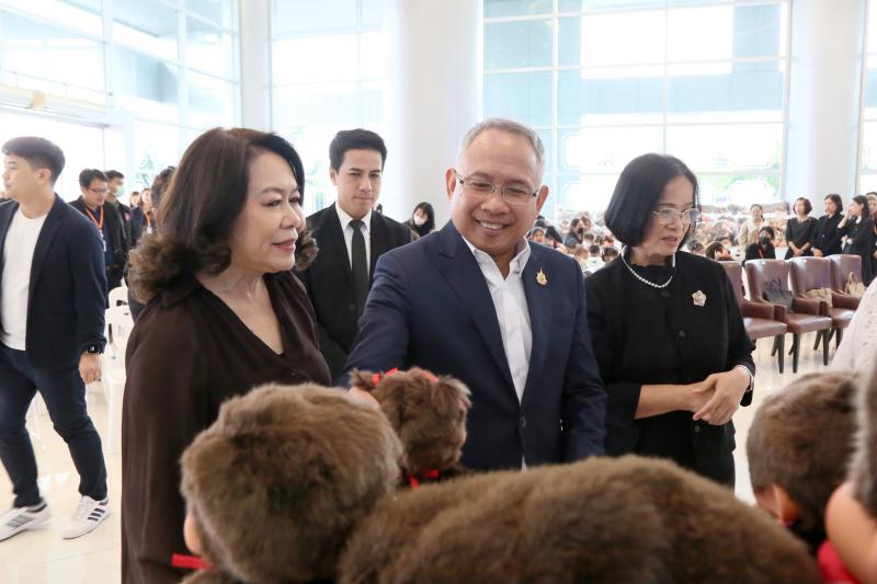 ปลัด พม. เป็นประธา�