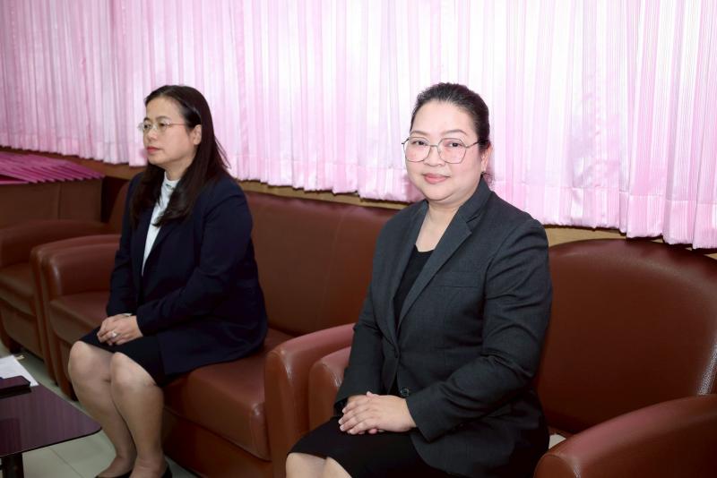 นางเตือนใจ คงสมบั�