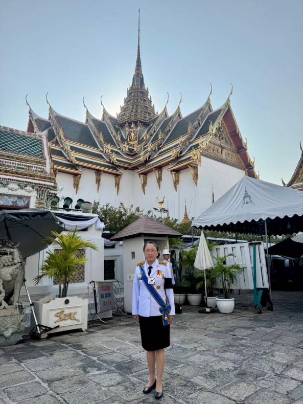 นางสาวนภาพร  เมฆาผ