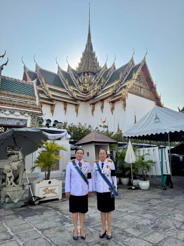 นางสาวนภาพร  เมฆาผ
