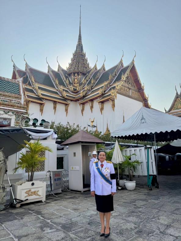 นางสาวนภาพร  เมฆาผ