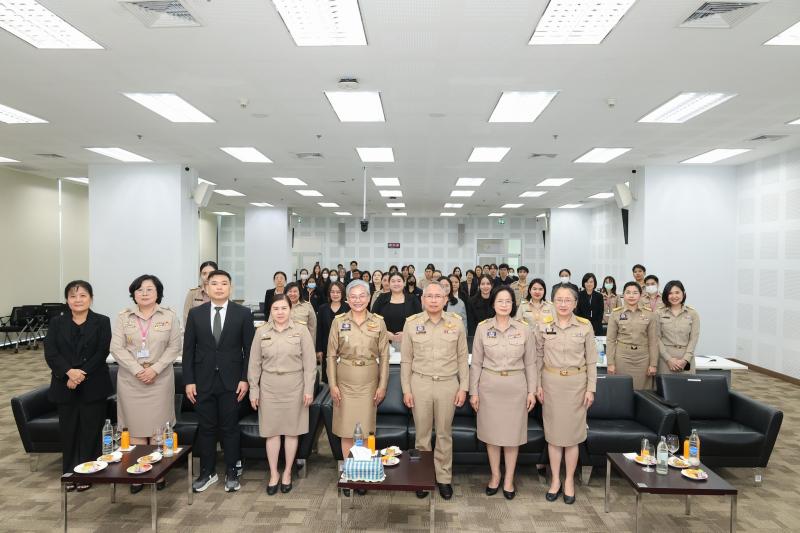 ปลัด พม. เป็นประธา�